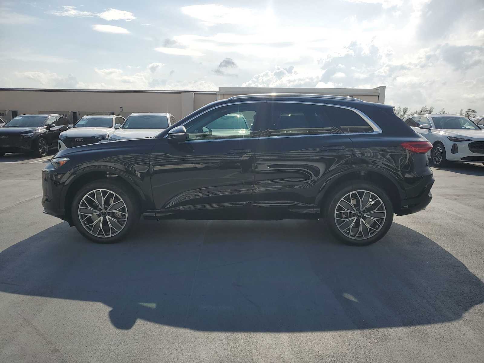 2025 Audi Q5 2.0T Premium Plus photo 3