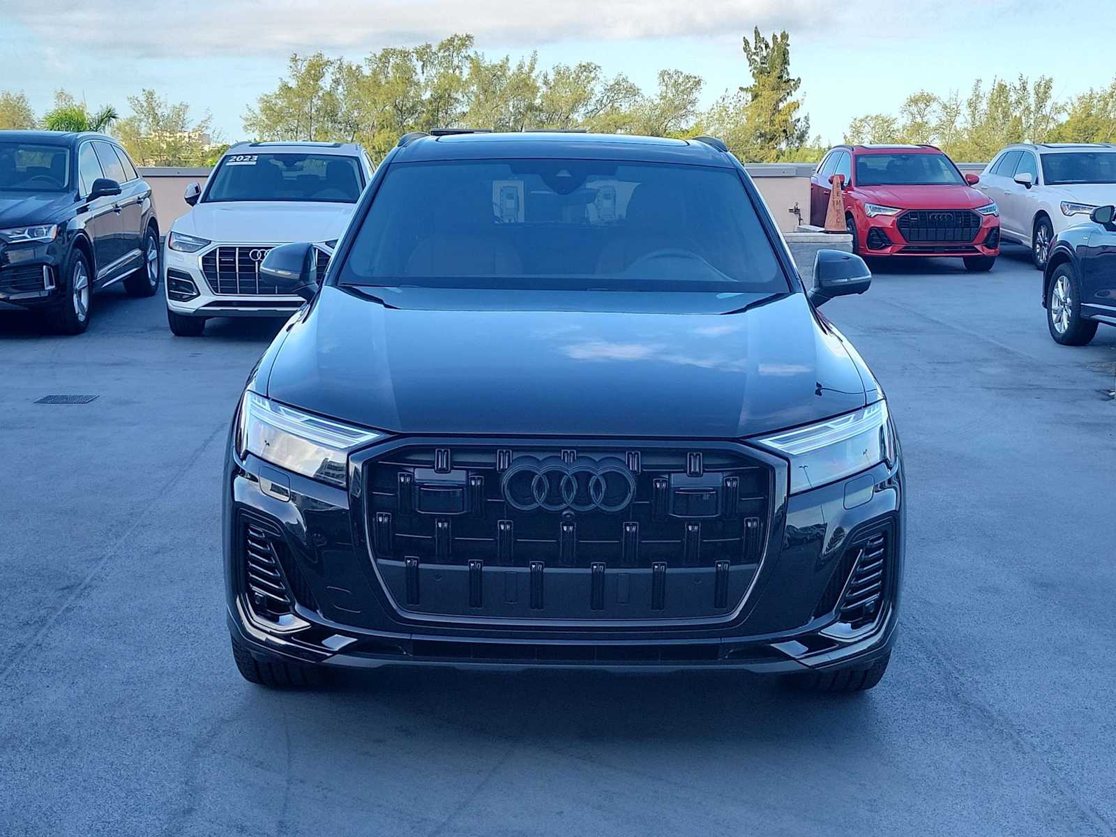 Thumbnail: 2026 Audi Q7 - 9