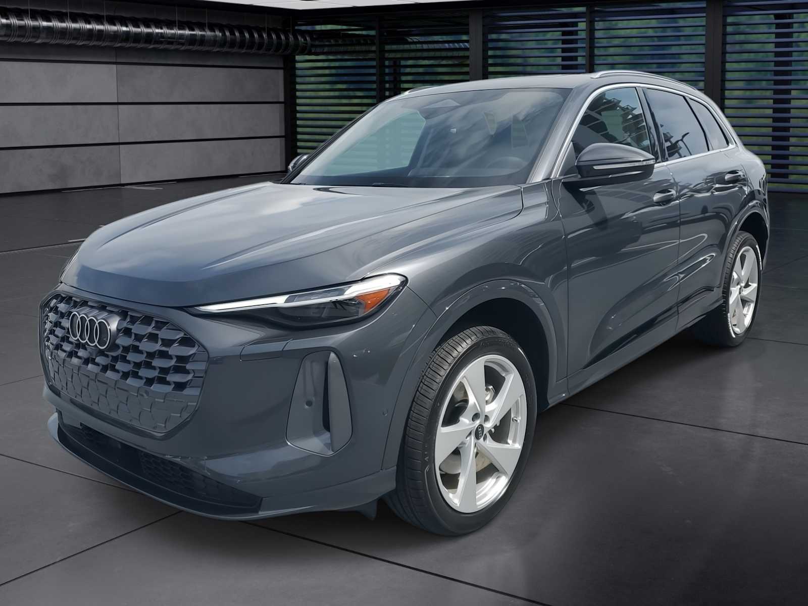 Thumbnail: 2025 Audi Q5 - 1