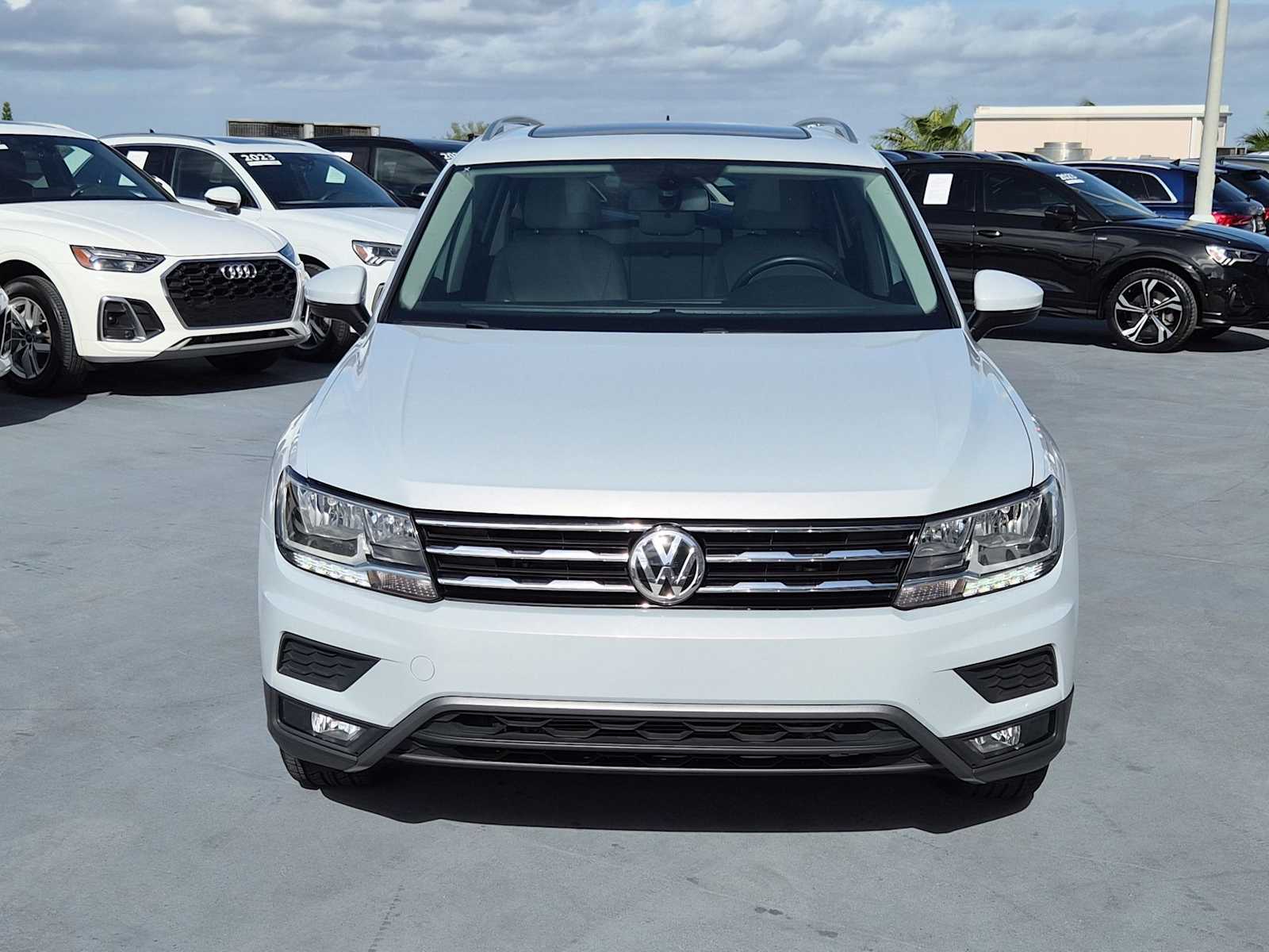 Thumbnail: 2018 Volkswagen Tiguan - 9