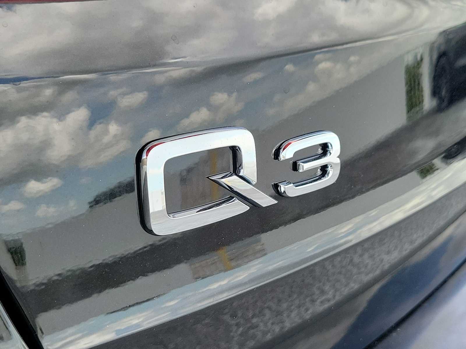 Thumbnail: 2025 Audi Q3 - 10