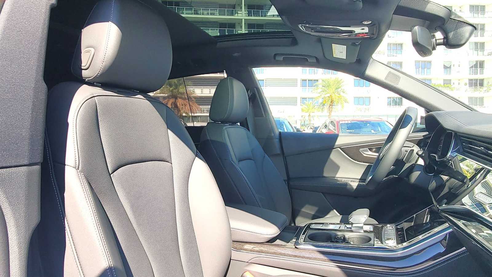 Thumbnail: 2026 Audi Q8 - 22