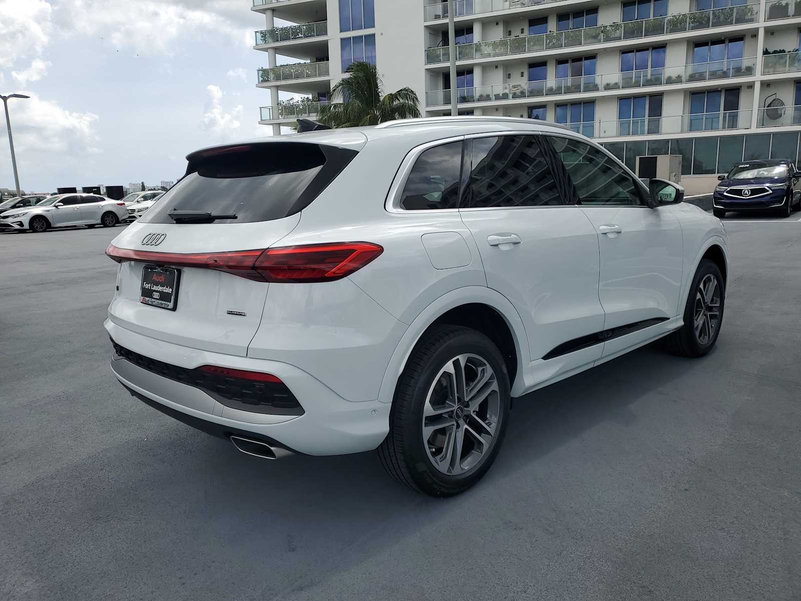 Thumbnail: 2025 Audi Q5 - 6