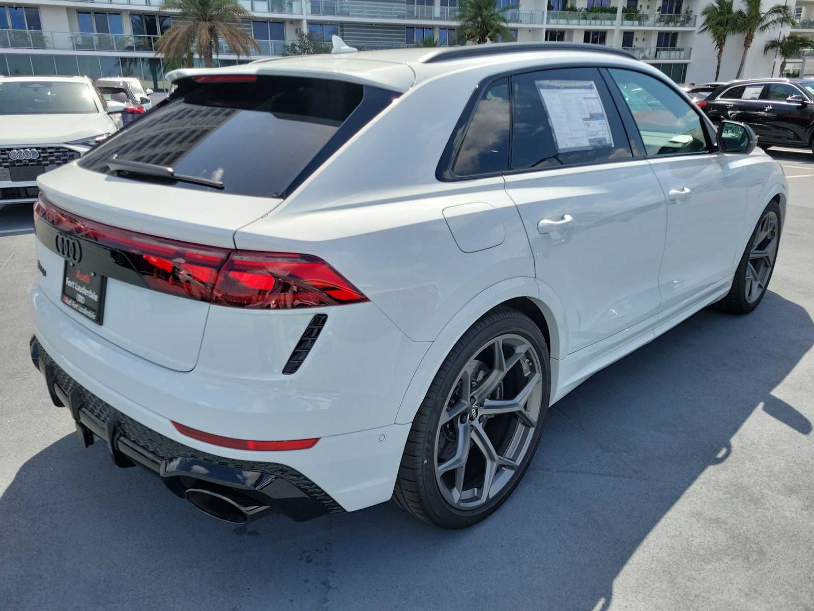 Thumbnail: 2026 Audi RS Q8 - 6
