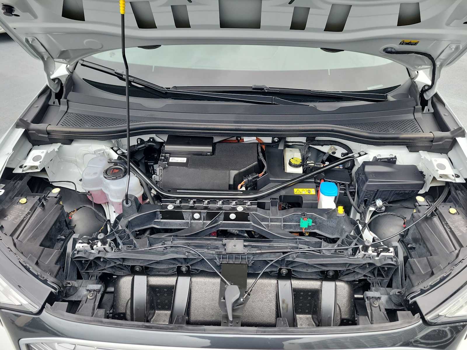 Thumbnail: 2023 Audi Q4 e-tron - 13