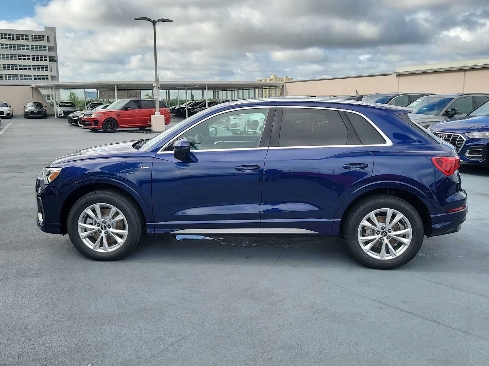 Thumbnail: 2025 Audi Q3 - 3