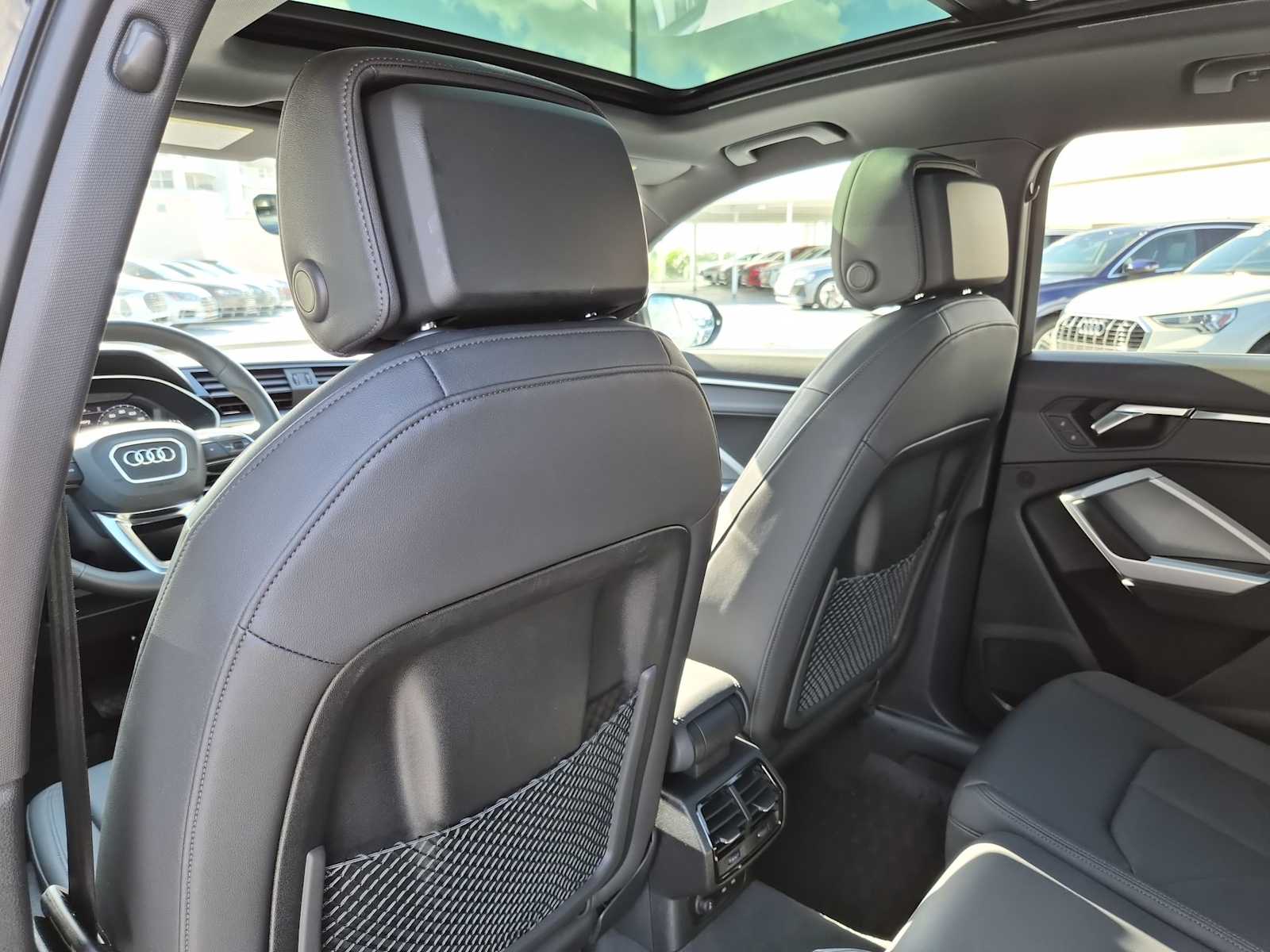 Thumbnail: 2025 Audi Q3 - 17