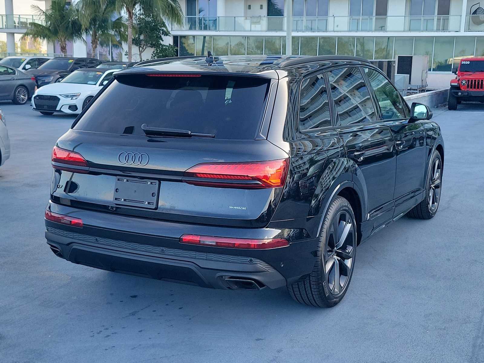 Thumbnail: 2026 Audi Q7 - 6