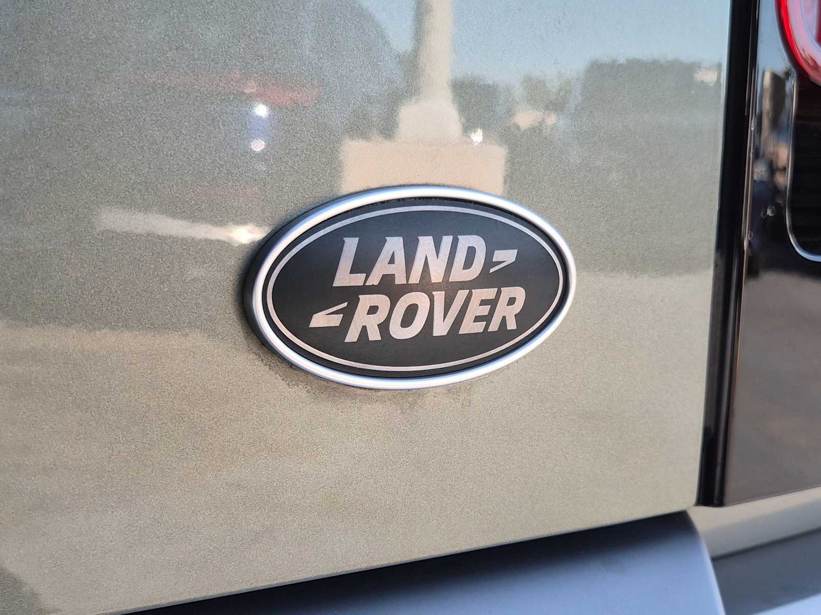 Thumbnail: 2022 Land Rover Defender - 10