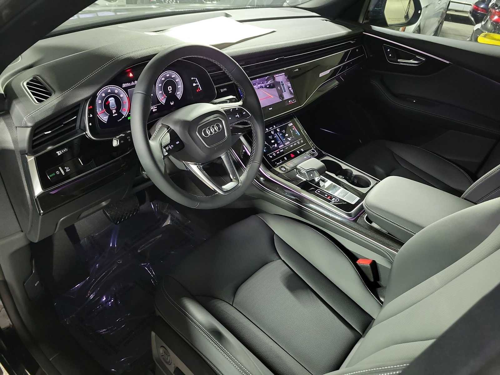 Thumbnail: 2026 Audi Q8 - 6