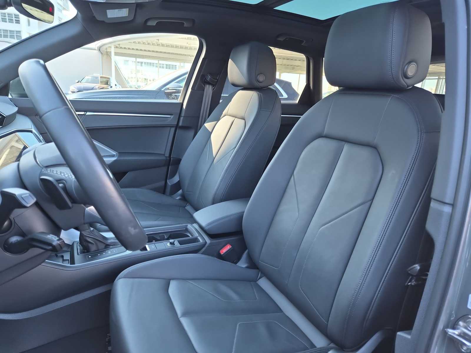 Thumbnail: 2023 Audi Q3 - 15