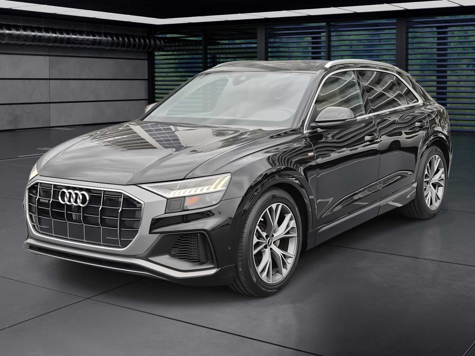 Thumbnail: 2023 Audi Q8 - 1