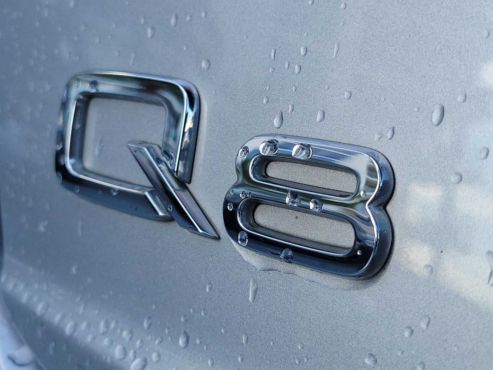 Thumbnail: 2022 Audi Q8 - 11