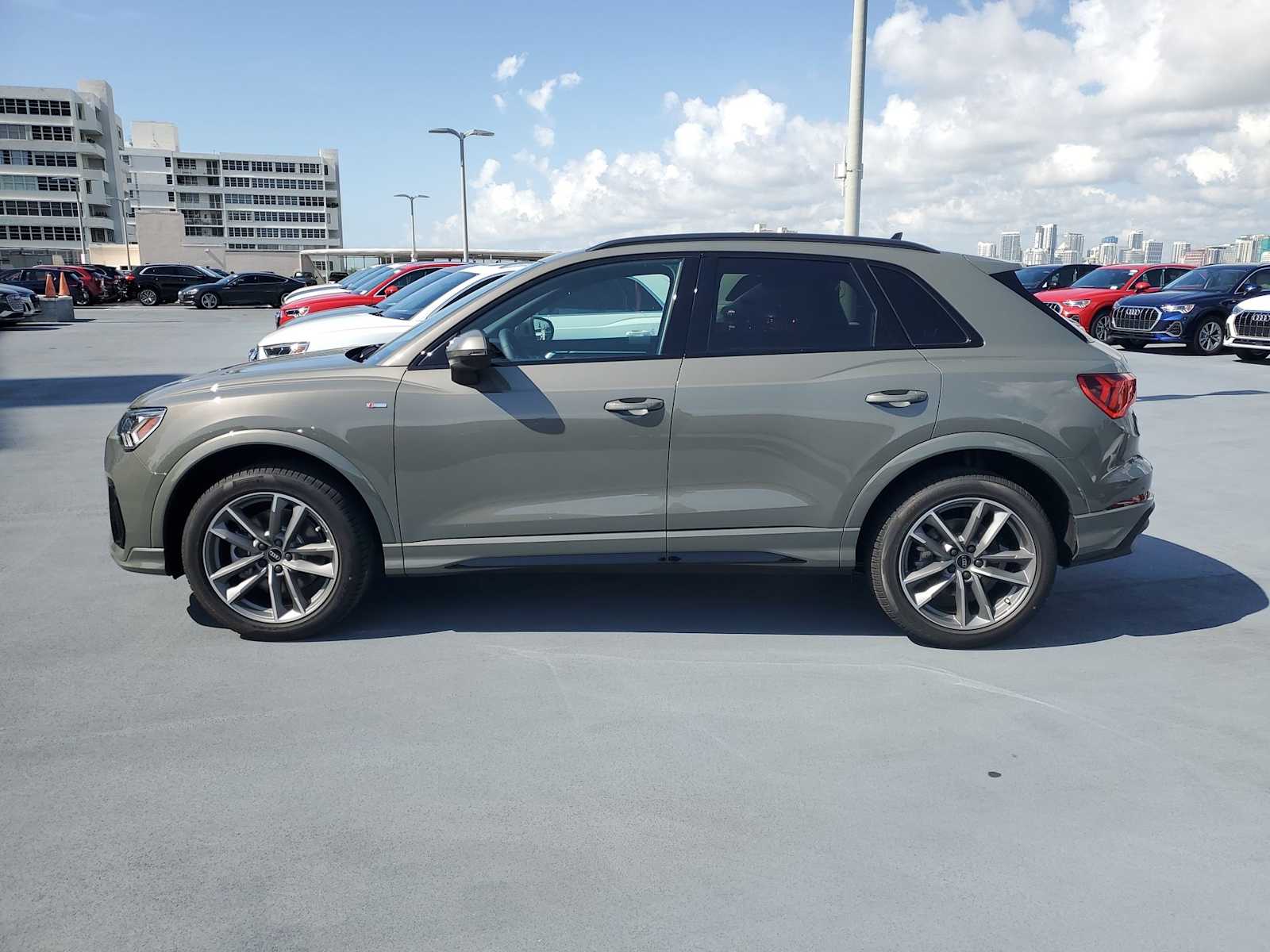 Thumbnail: 2025 Audi Q3 - 3