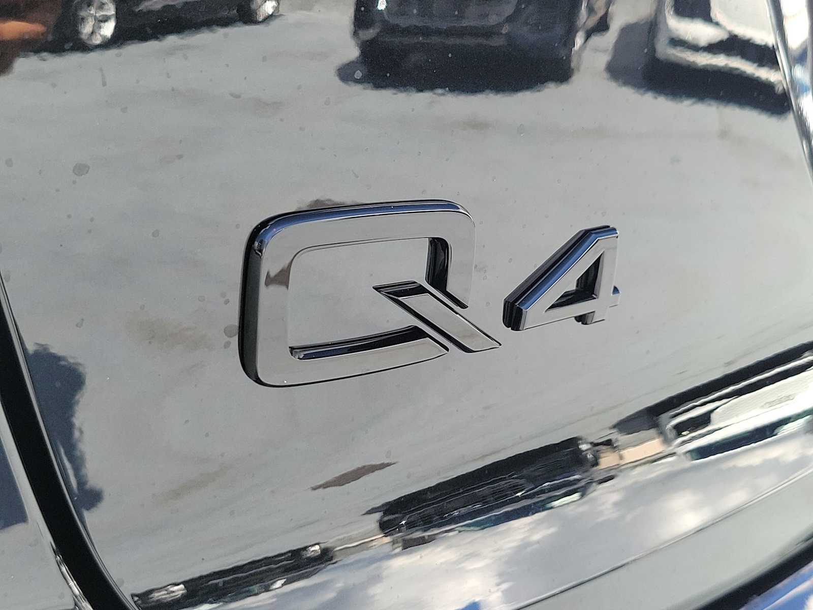 Thumbnail: 2026 Audi Q4 e-tron - 10