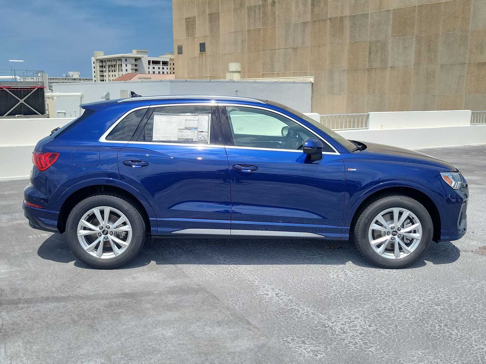 Thumbnail: 2025 Audi Q3 - 7