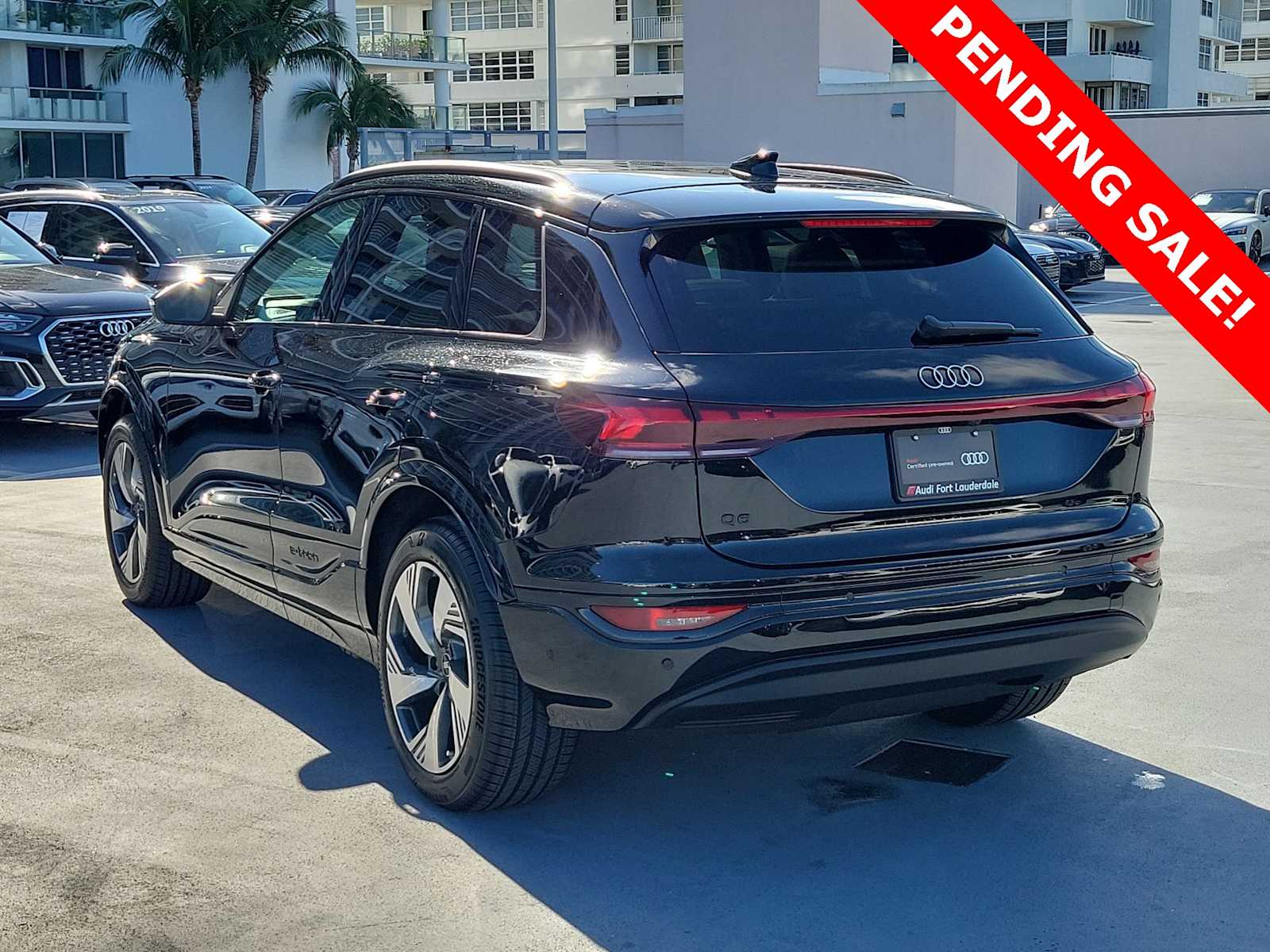 Thumbnail: 2025 Audi Q6 e-tron - 4