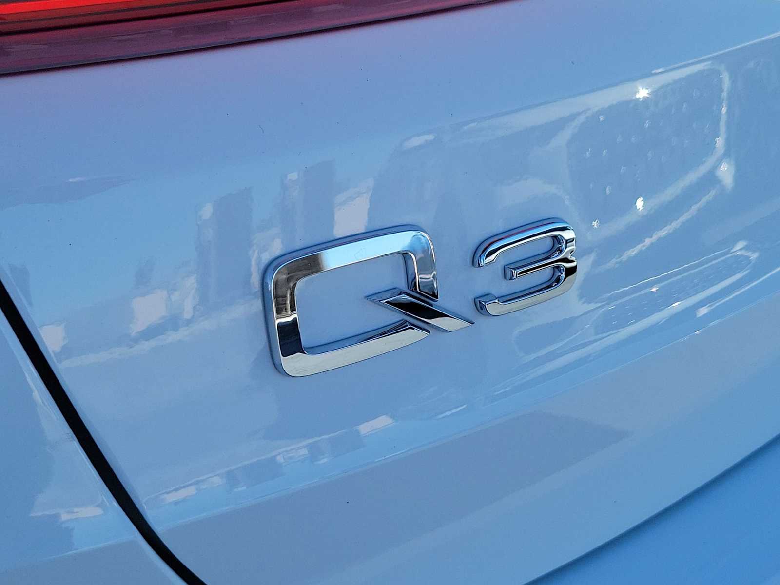 Thumbnail: 2025 Audi Q3 - 10