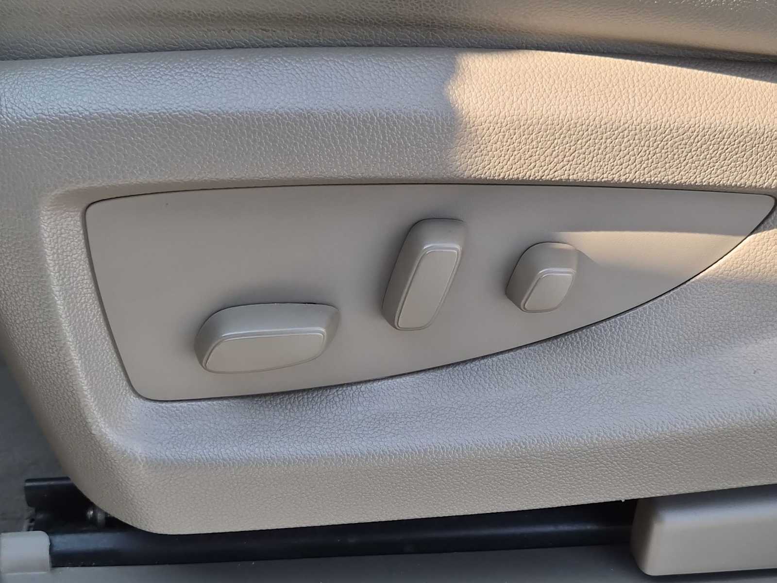 Thumbnail: 2019 GMC Yukon XL - 16