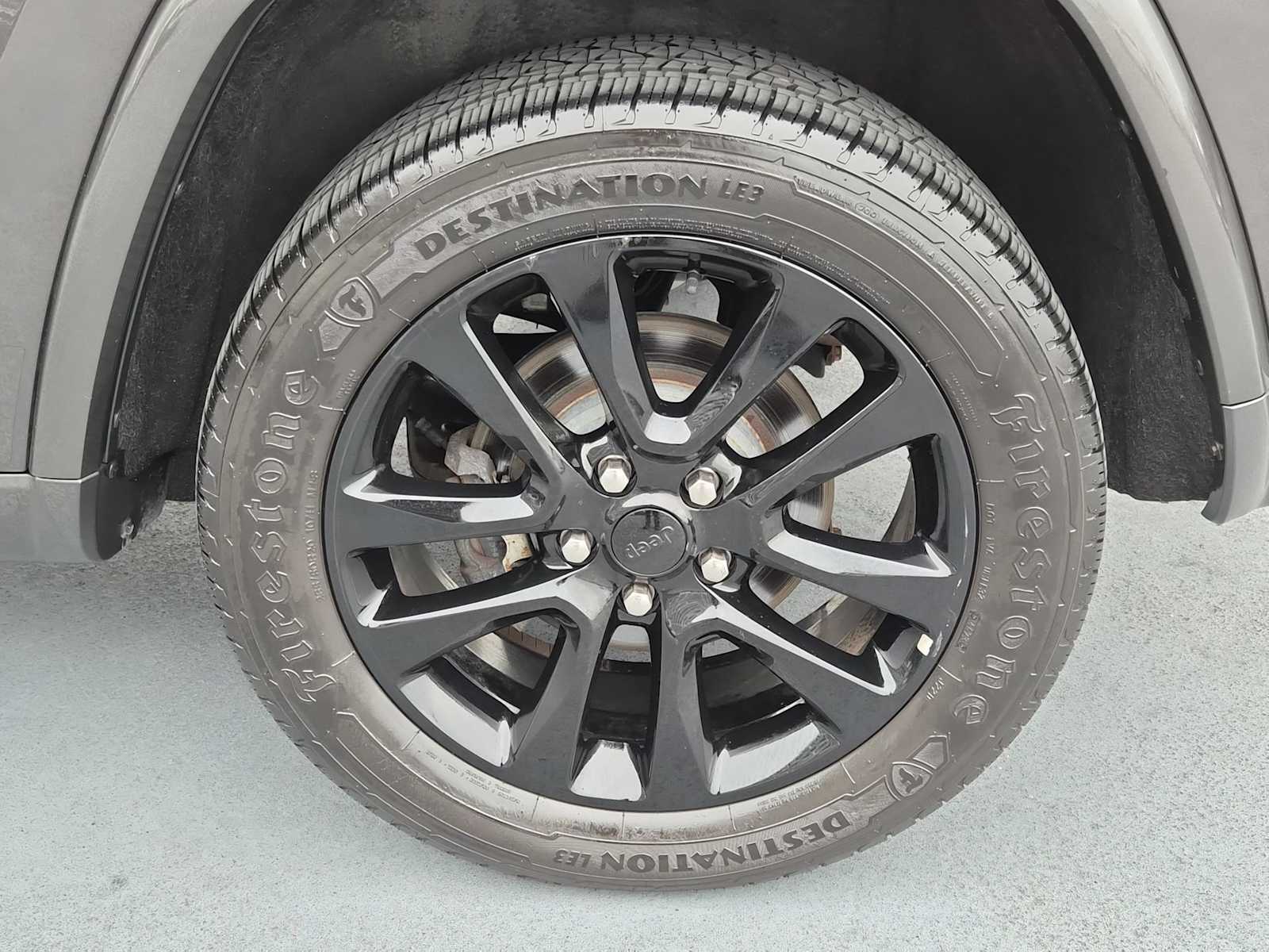 Thumbnail: 2019 Jeep Grand Cherokee - 12