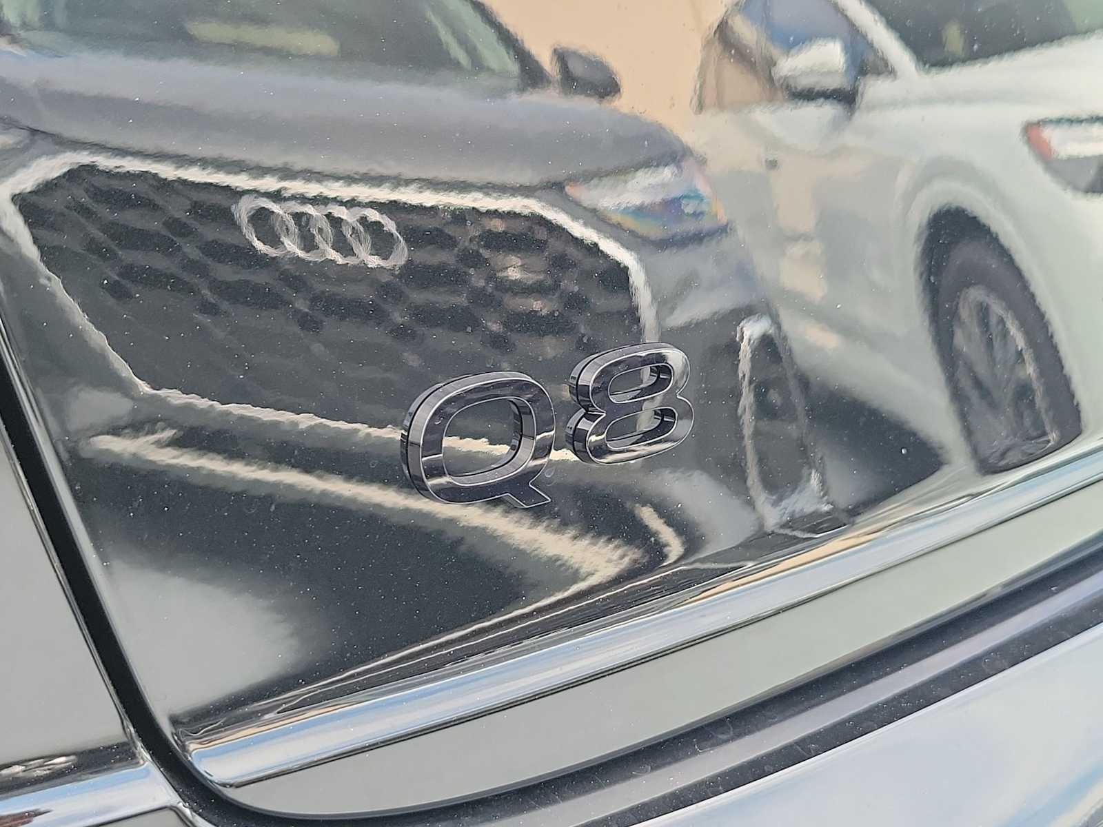 Thumbnail: 2025 Audi Q8 - 10