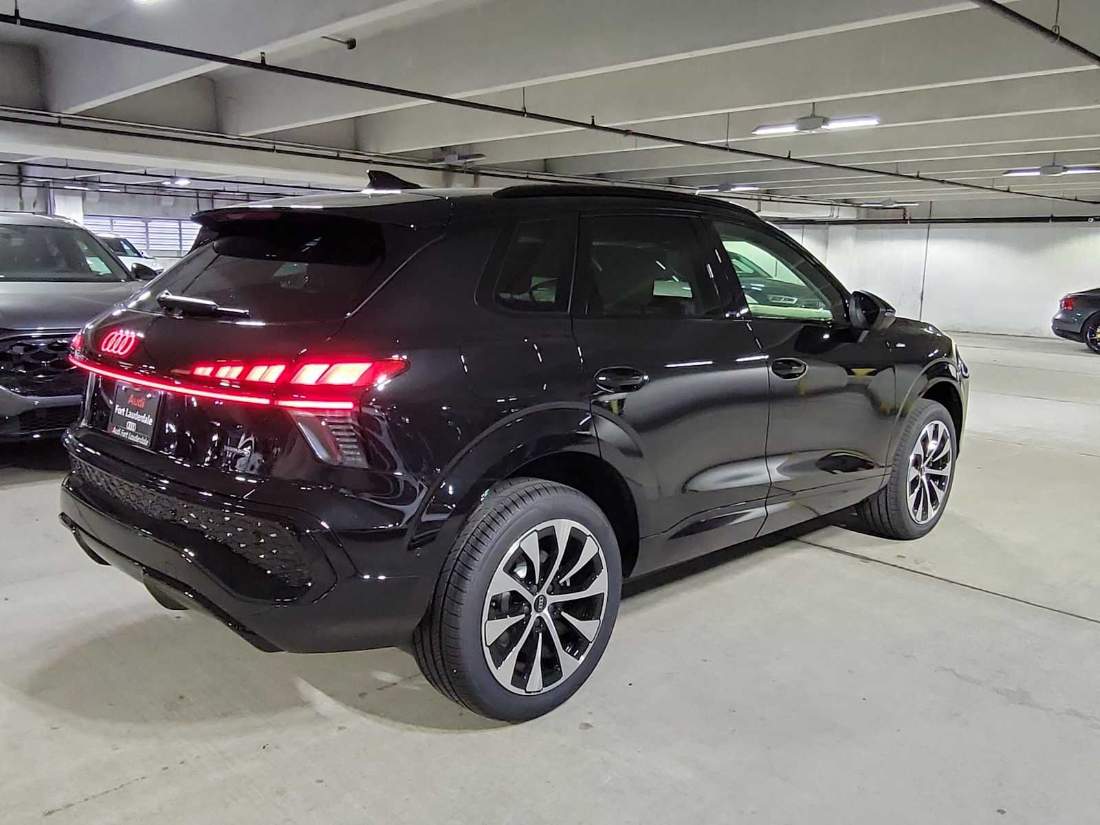 Thumbnail: 2026 Audi Q3 - 6