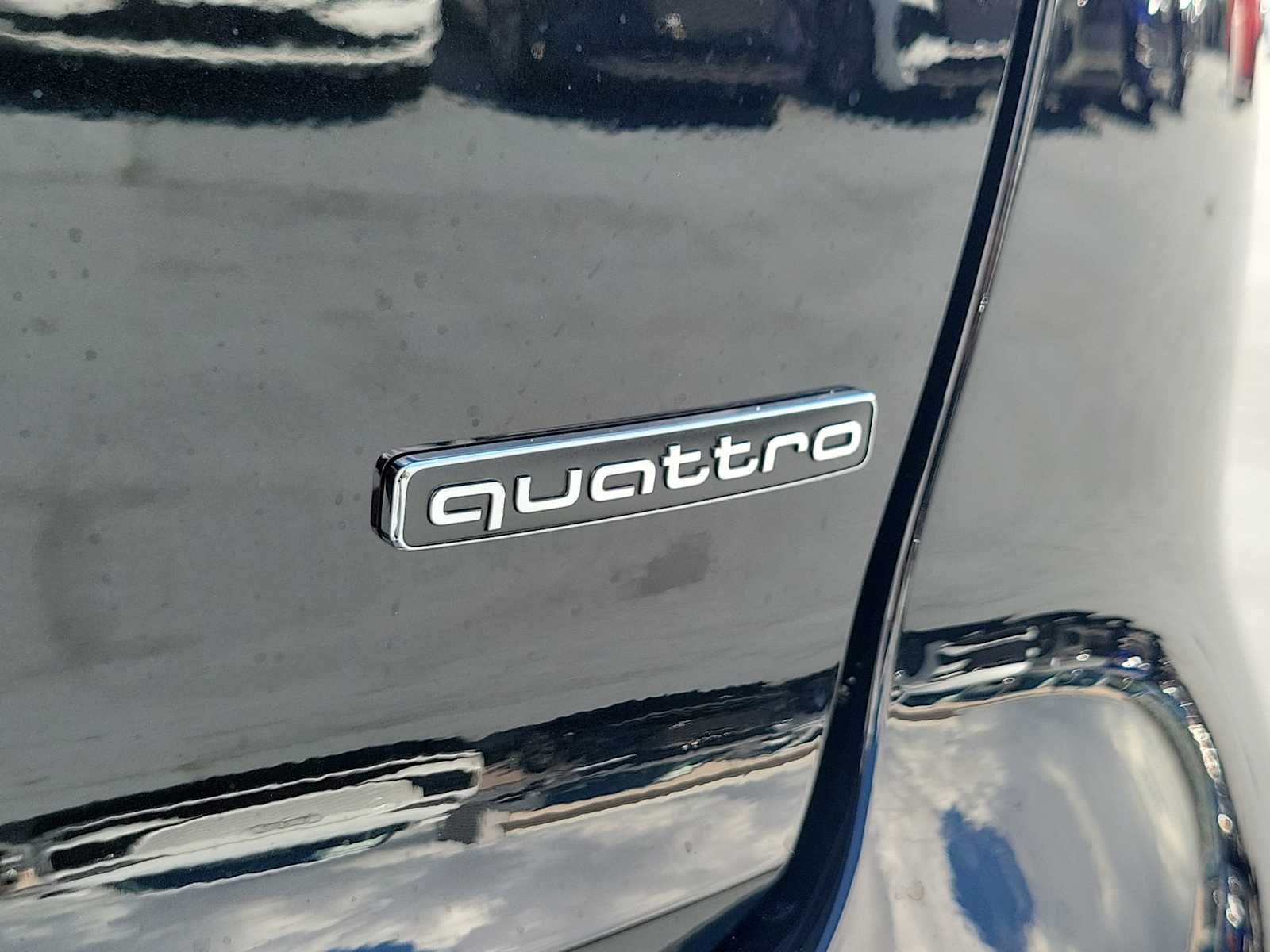 Thumbnail: 2026 Audi Q4 e-tron - 11