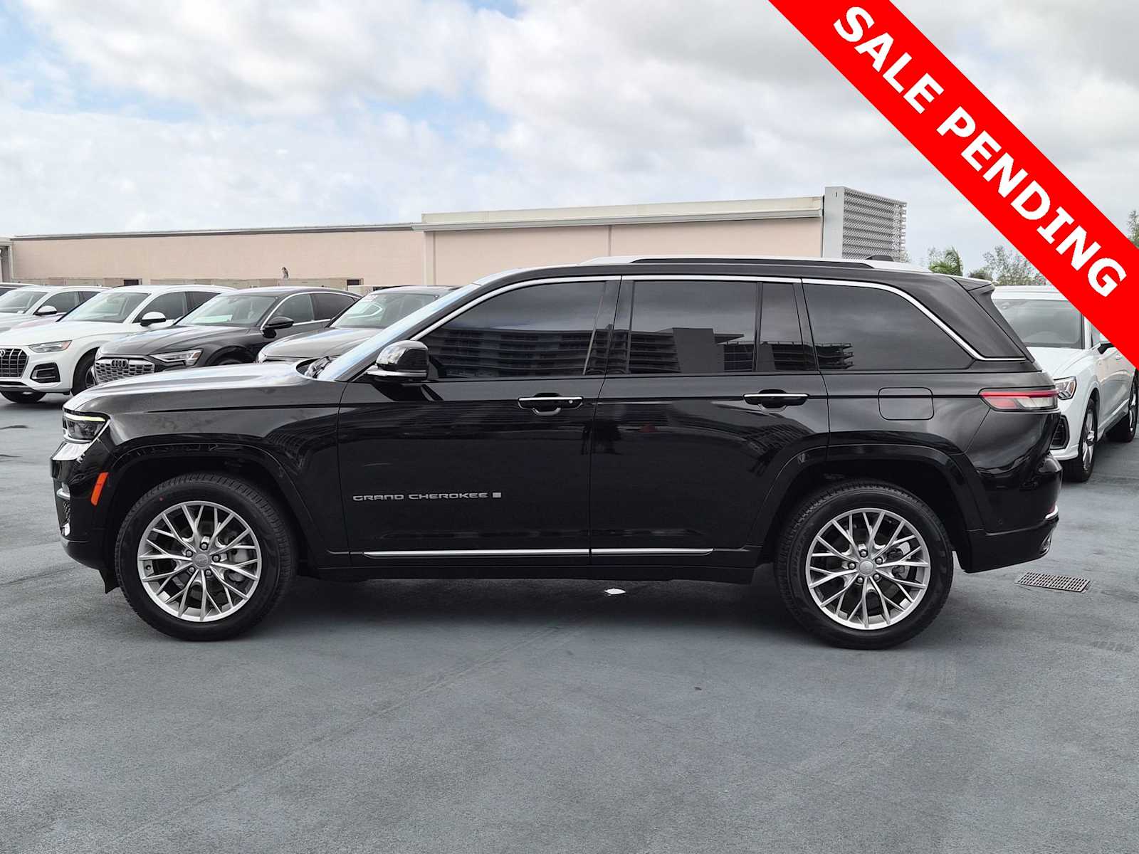 Thumbnail: 2022 Jeep Grand Cherokee - 3