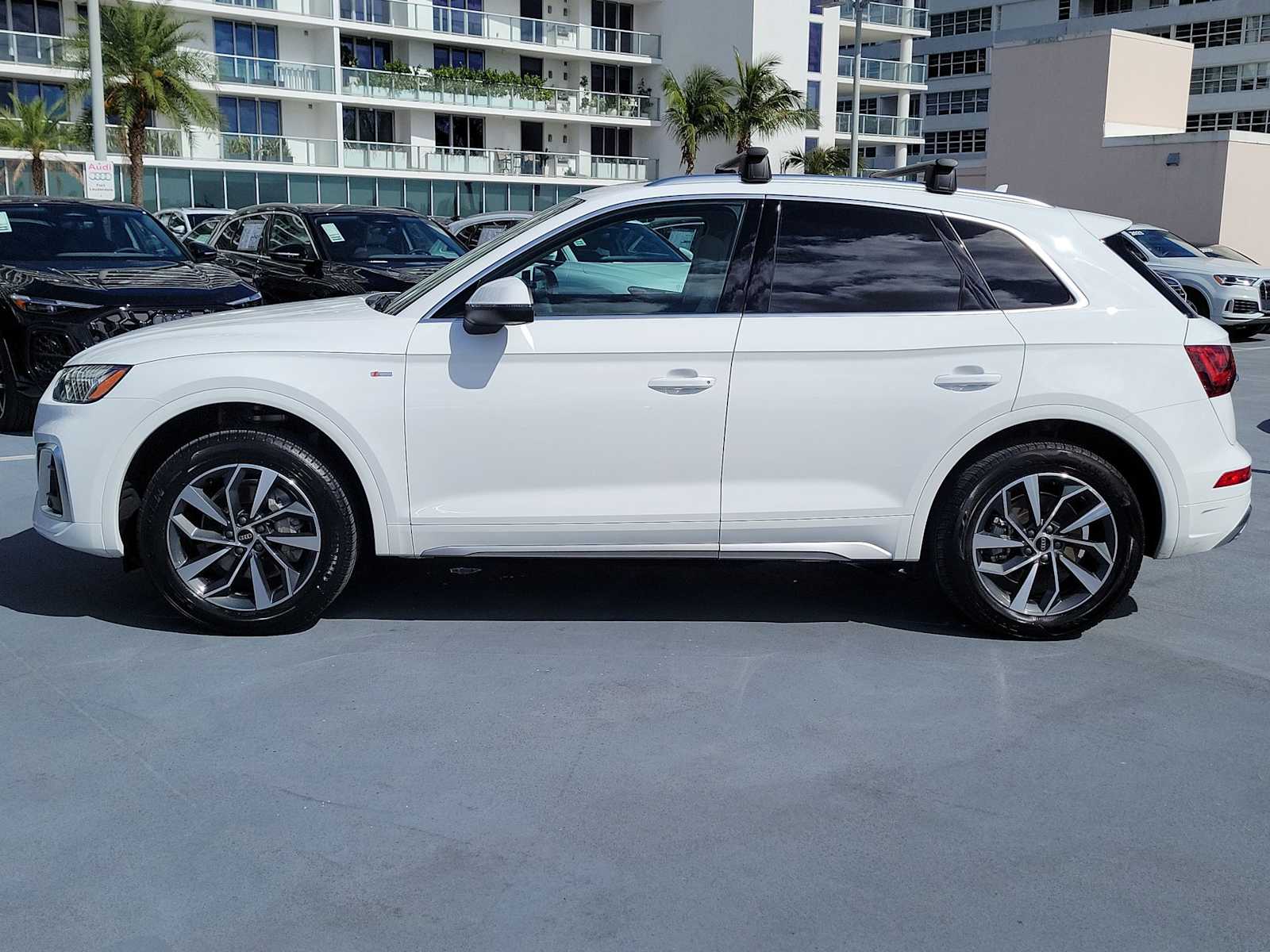 Thumbnail: 2023 Audi Q5 - 3