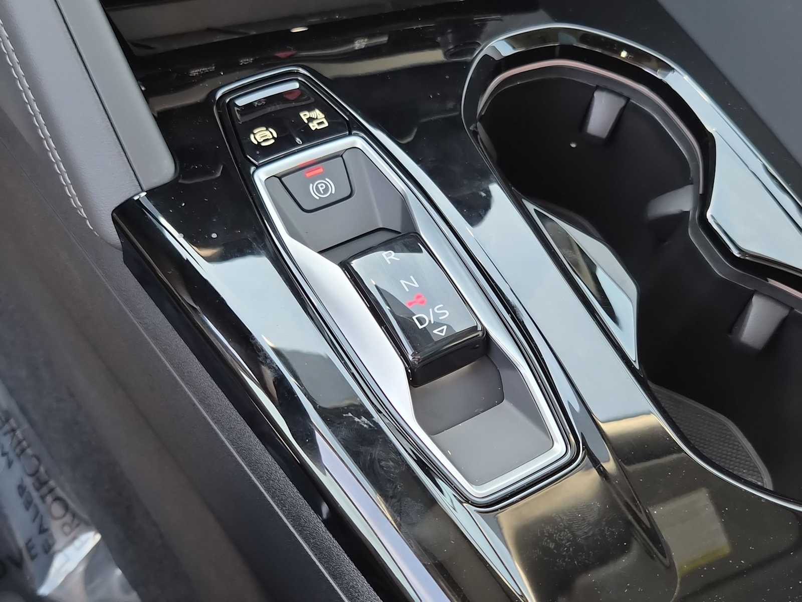 Thumbnail: 2025 Audi Q5 - 25