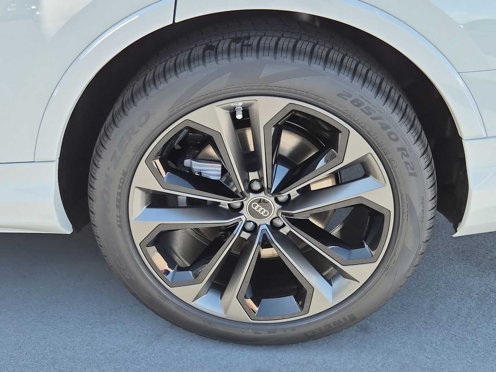 Thumbnail: 2026 Audi Q7 - 12