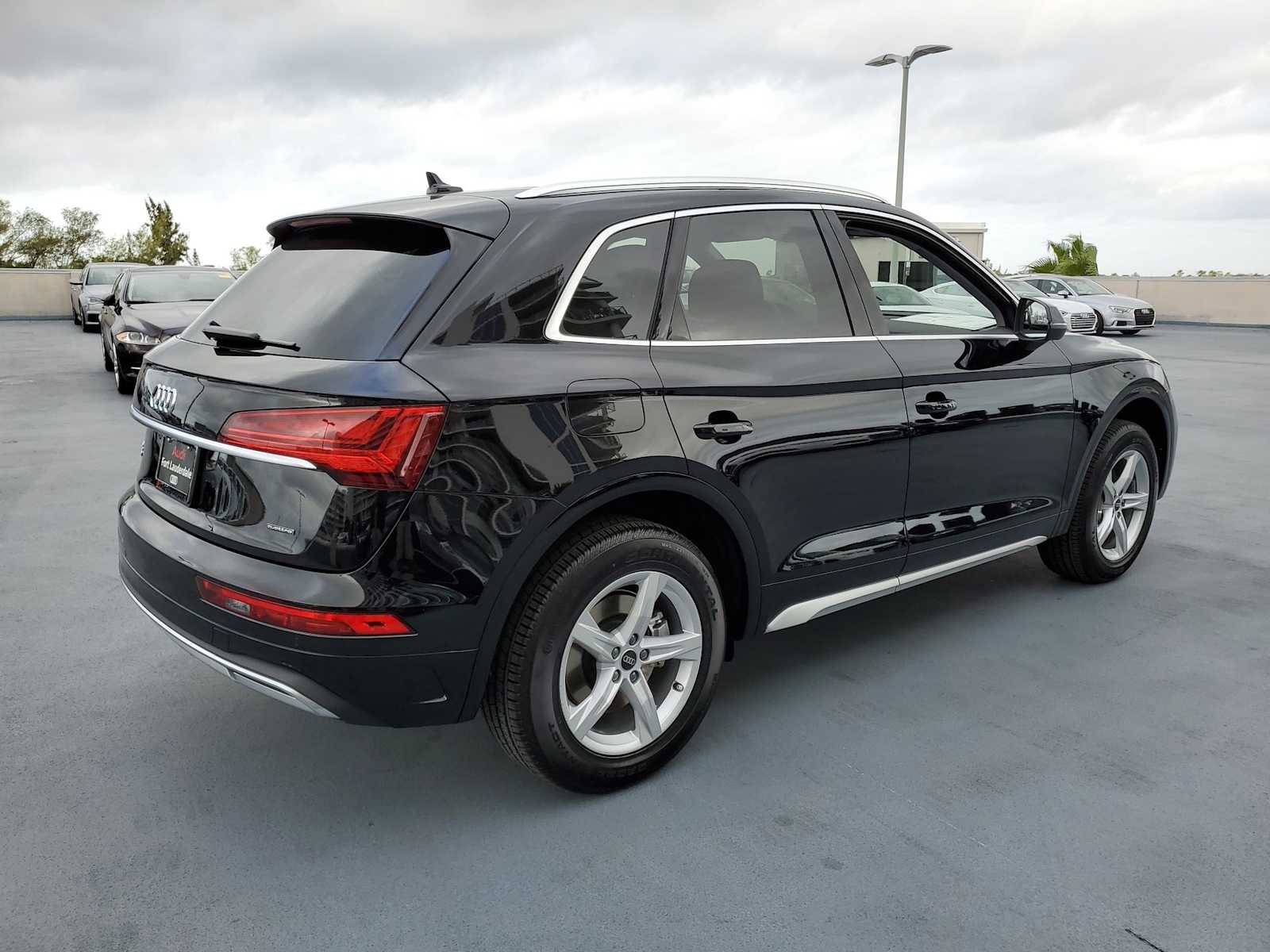 Thumbnail: 2023 Audi Q5 - 6