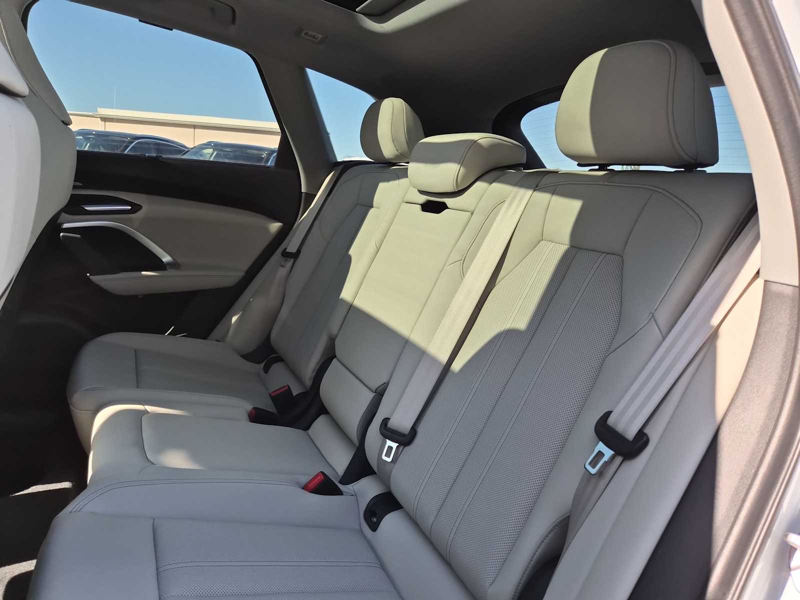 Thumbnail: 2025 Audi Q5 - 19