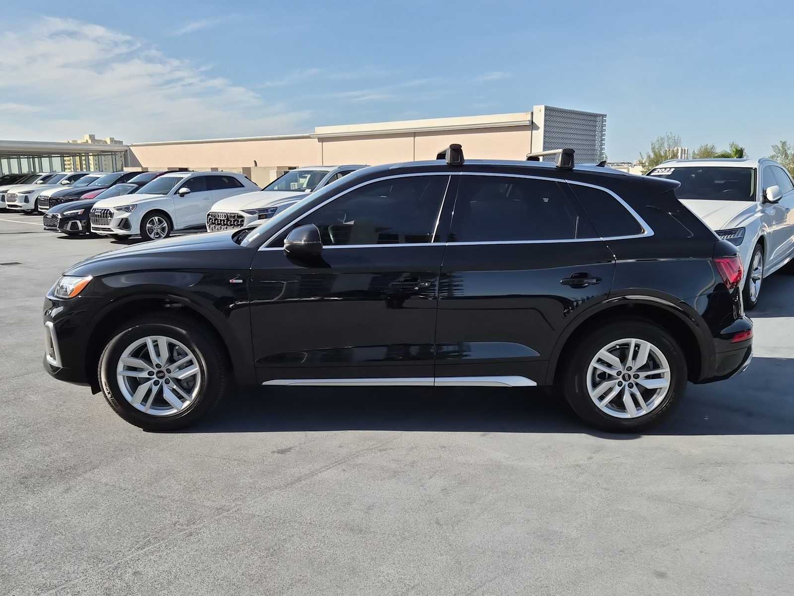 Thumbnail: 2023 Audi Q5 - 3