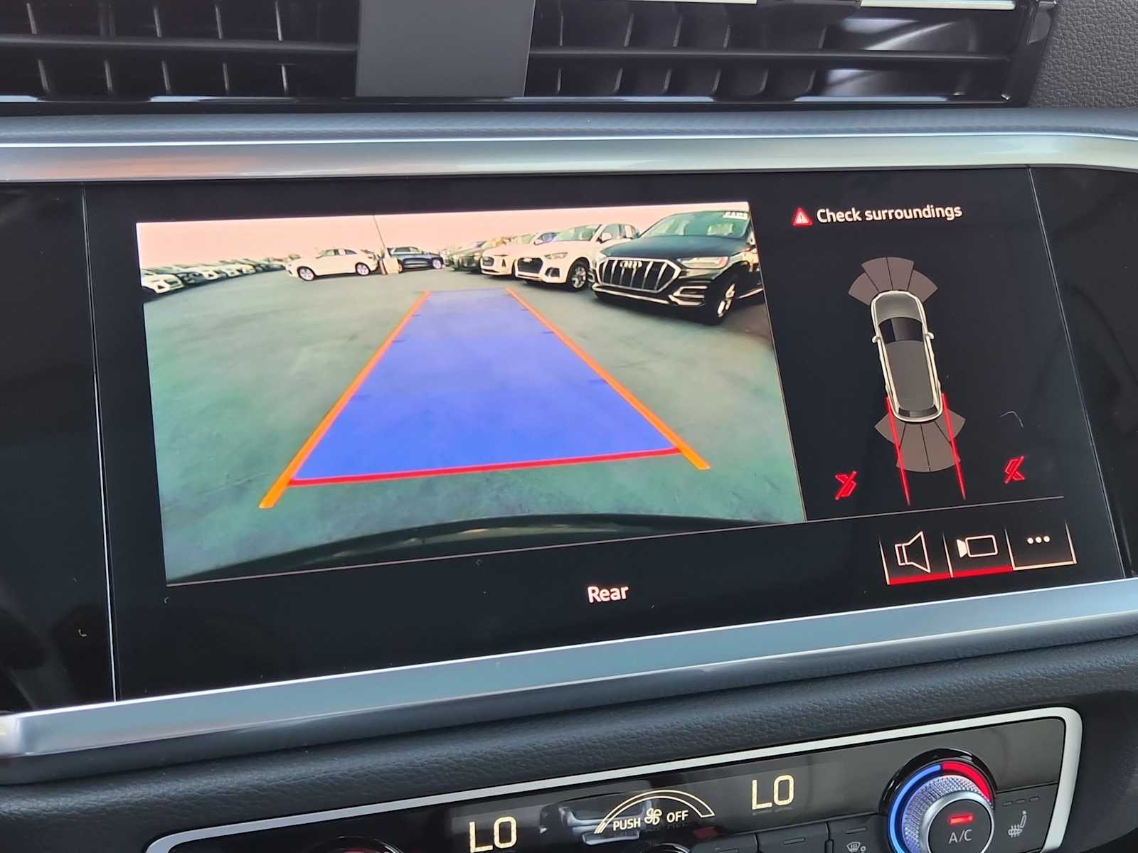 Thumbnail: 2025 Audi Q3 - 24