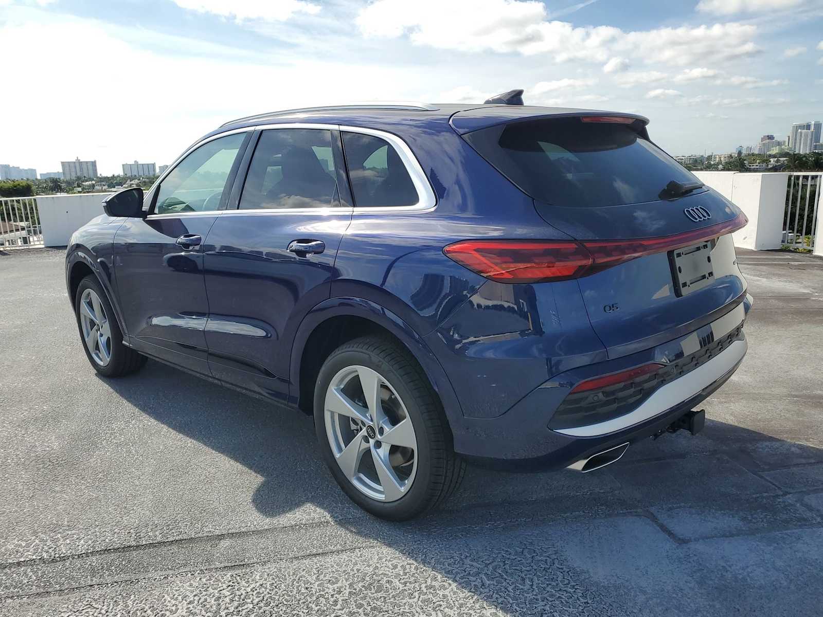 Thumbnail: 2025 Audi Q5 - 4