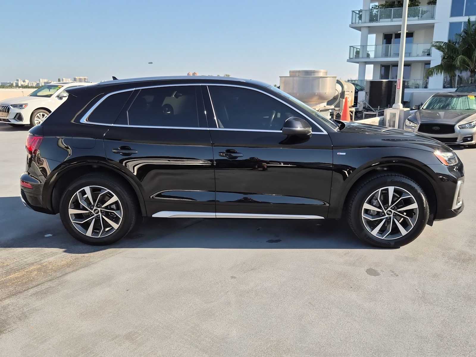 Thumbnail: 2023 Audi Q5 - 7