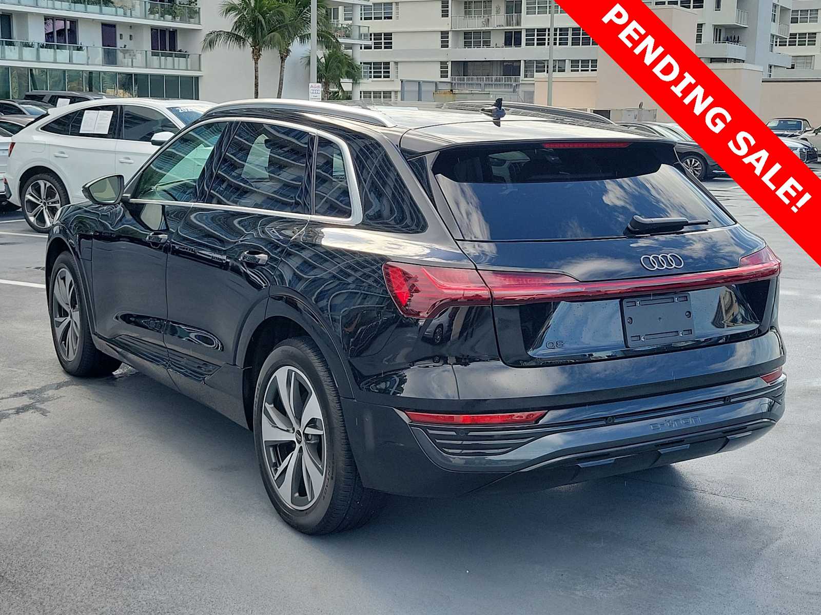 Thumbnail: 2024 Audi Q8 e-tron - 3