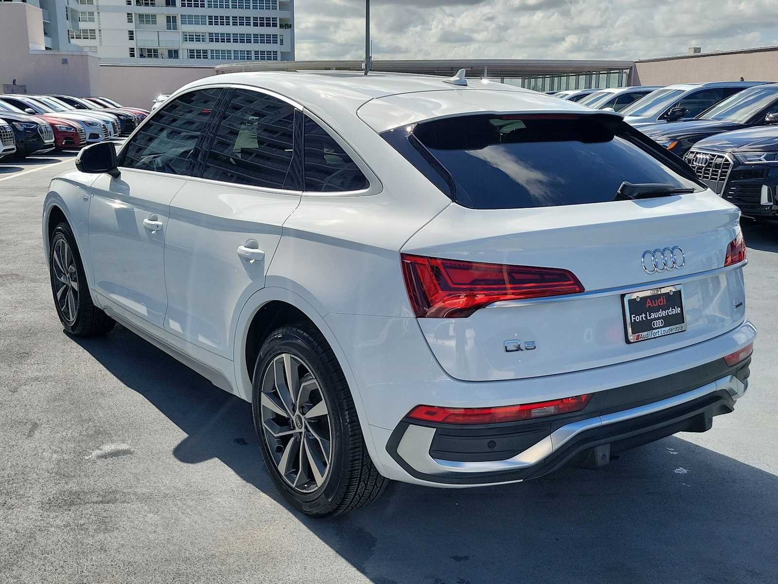Thumbnail: 2021 Audi Q5 - 4