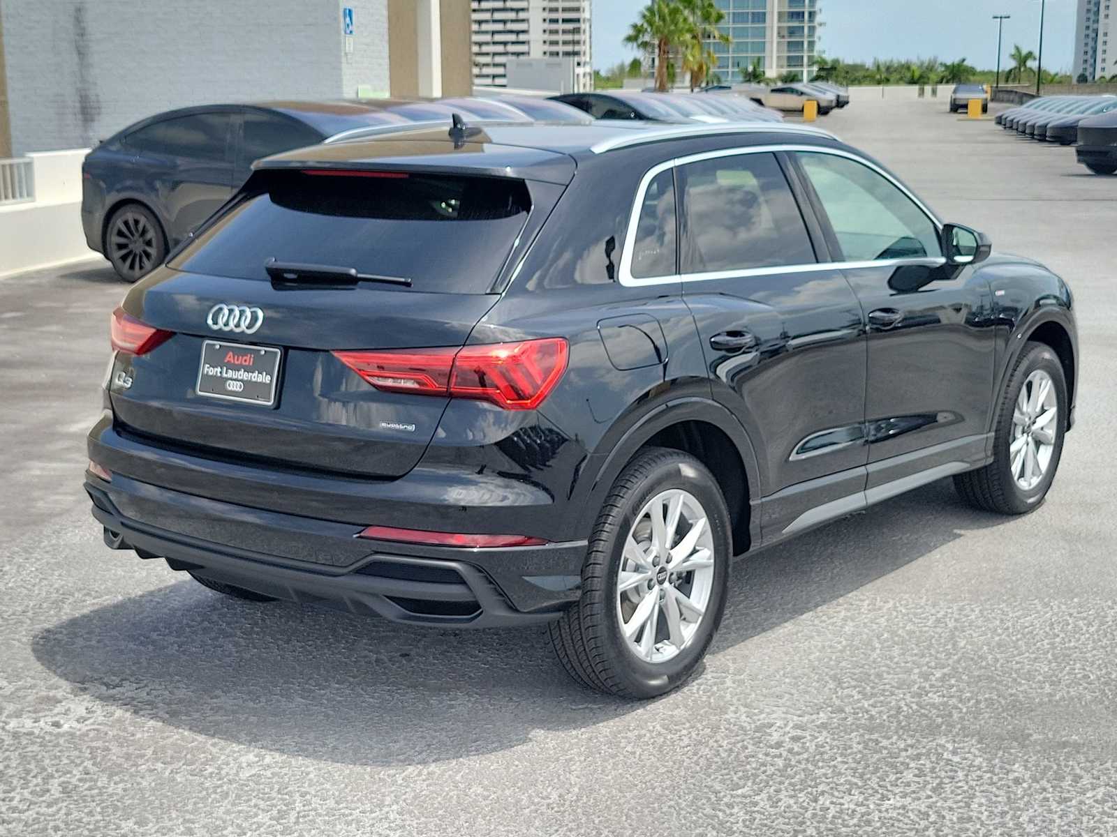 Thumbnail: 2025 Audi Q3 - 6