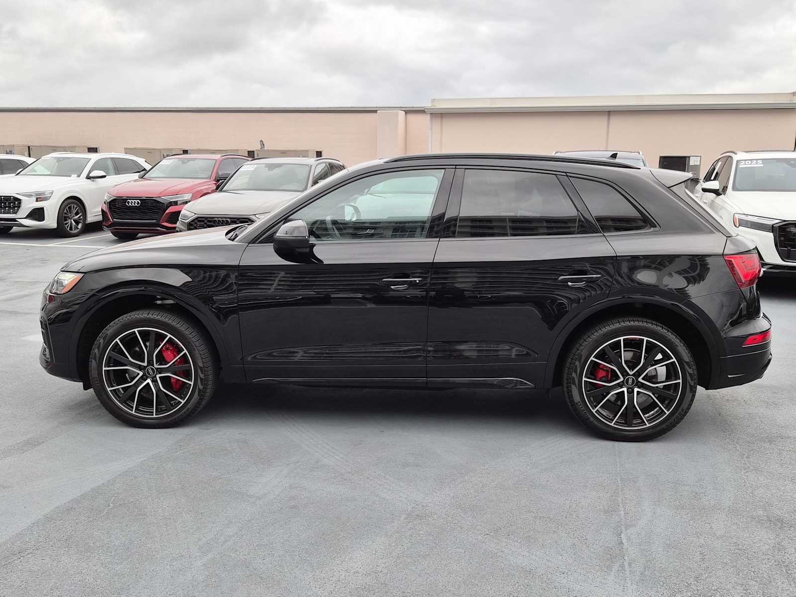 Thumbnail: 2025 Audi SQ5 - 3