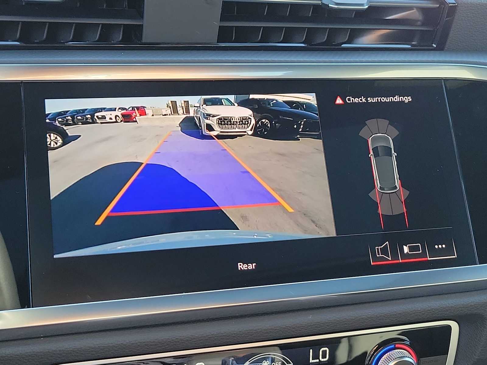 Thumbnail: 2025 Audi Q3 - 24