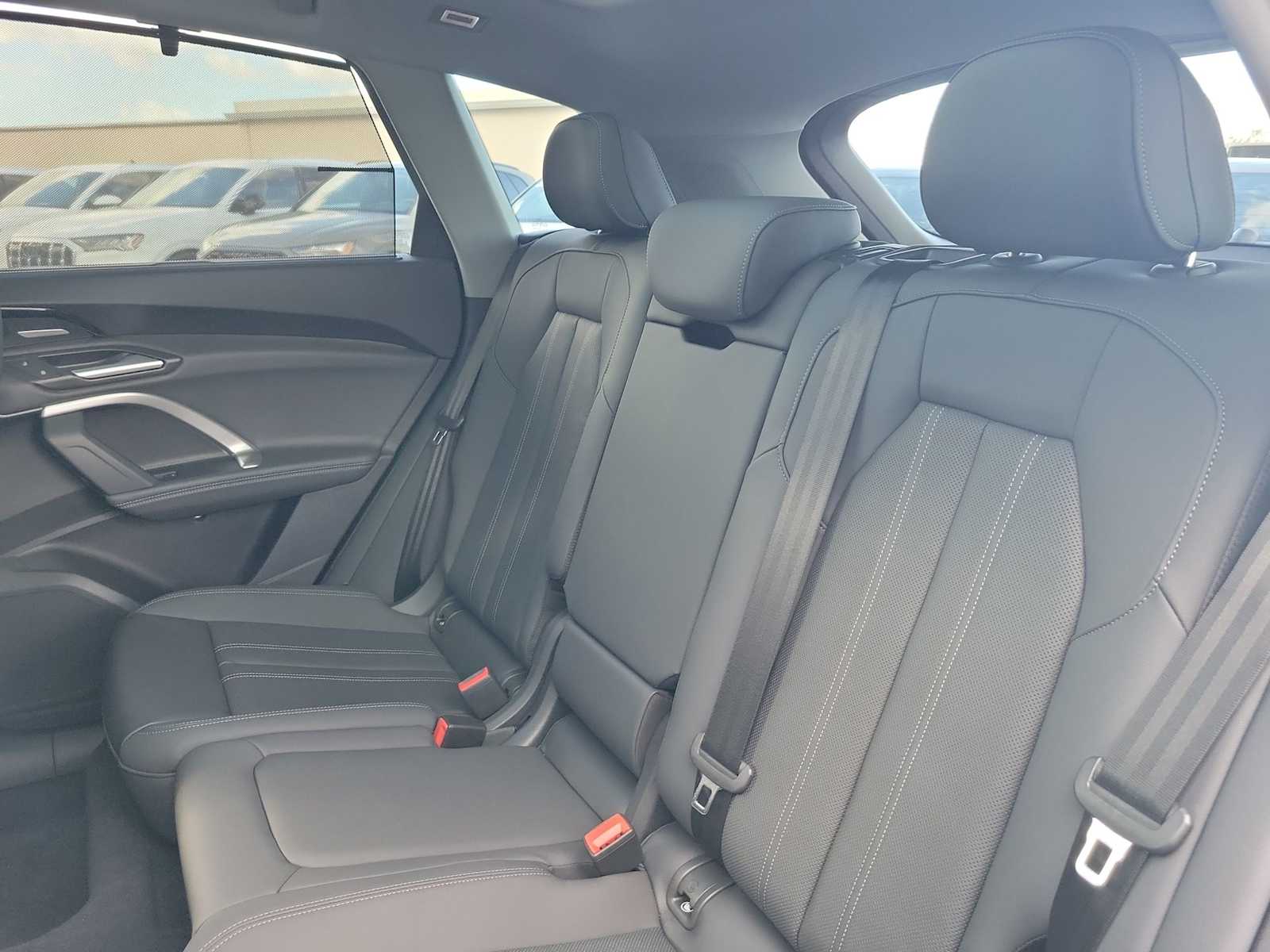 Thumbnail: 2025 Audi Q5 - 19