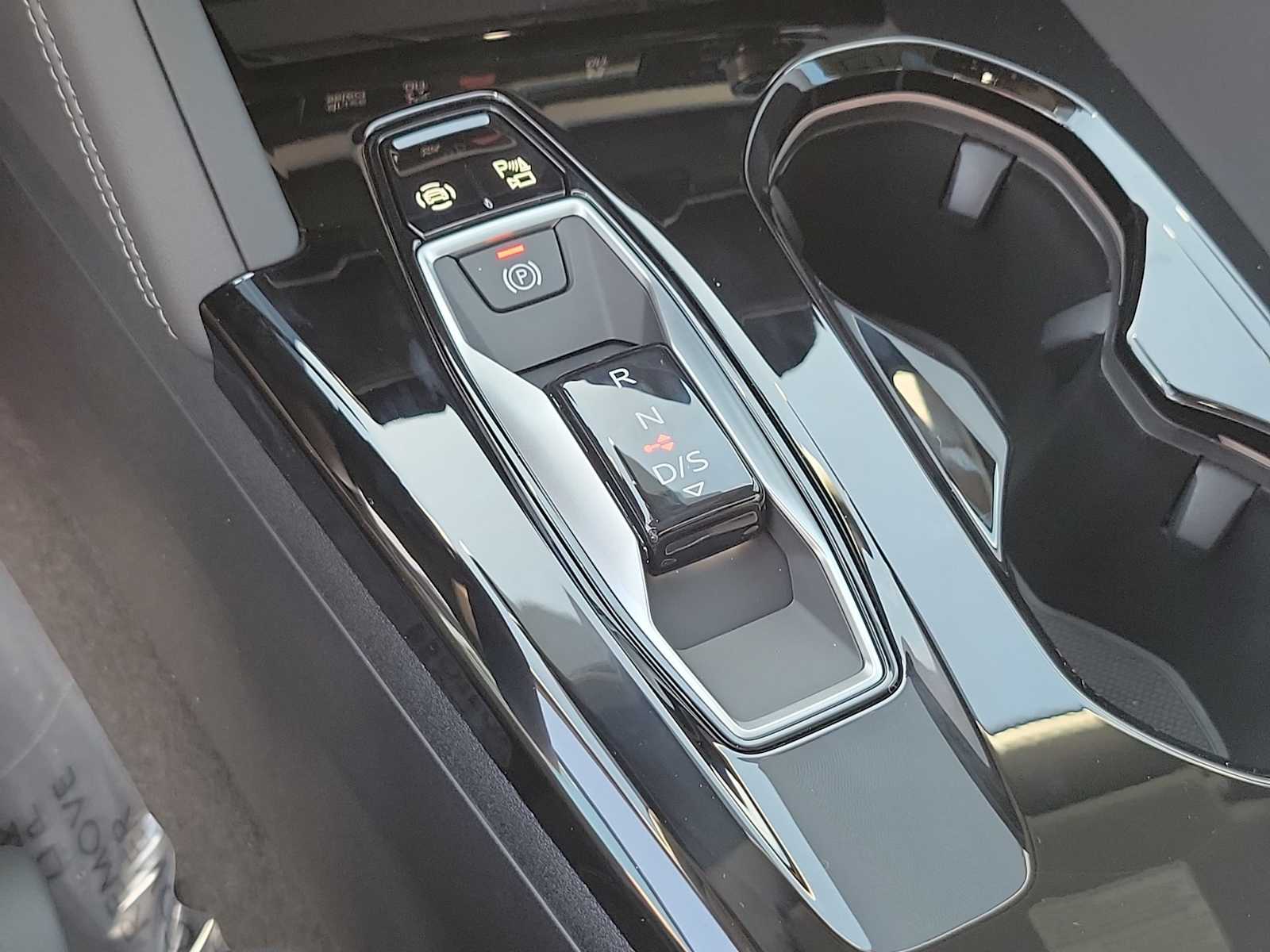 Thumbnail: 2025 Audi Q5 - 25