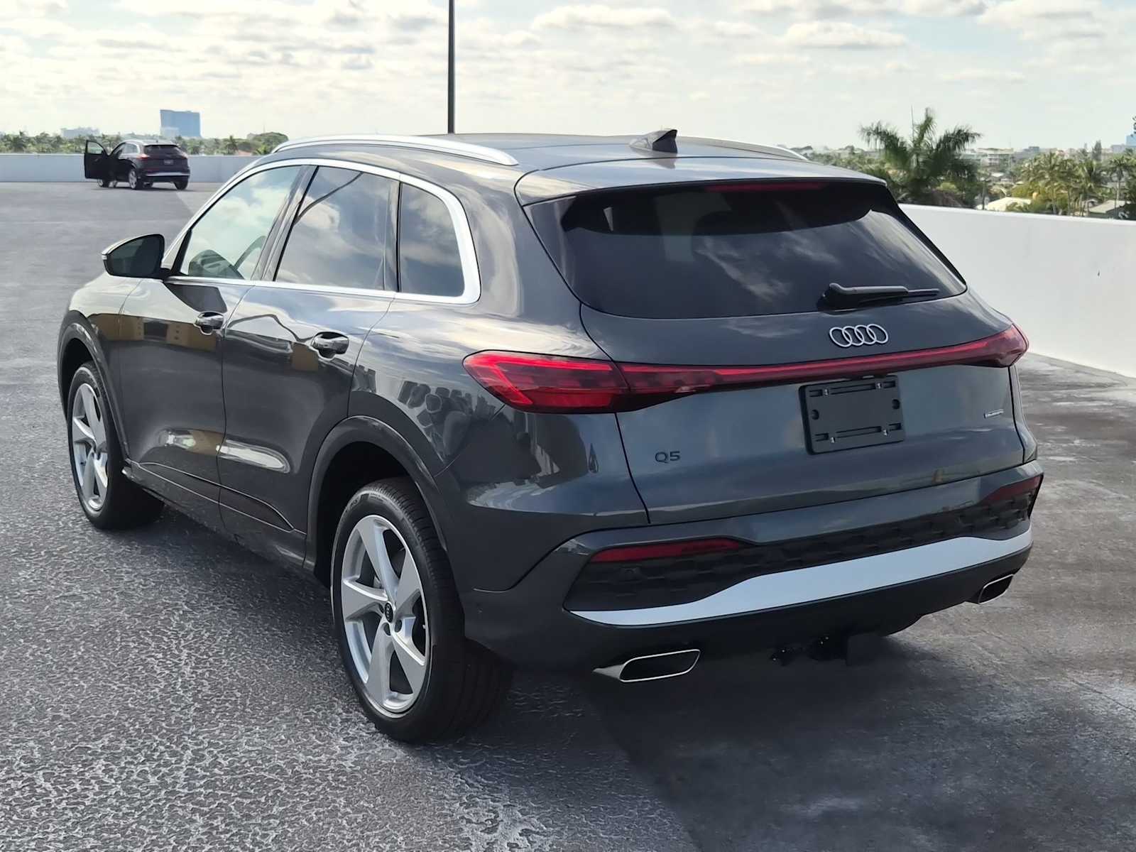 Thumbnail: 2025 Audi Q5 - 4
