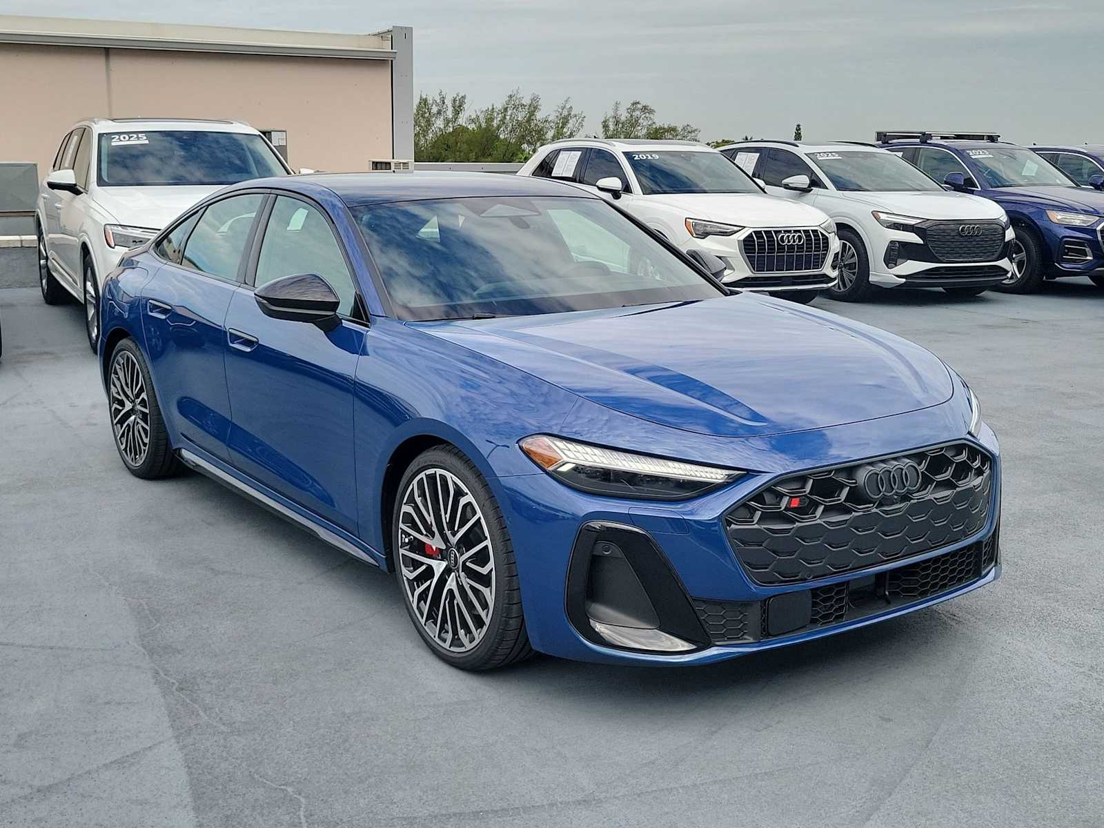 Thumbnail: 2025 Audi S5 - 8