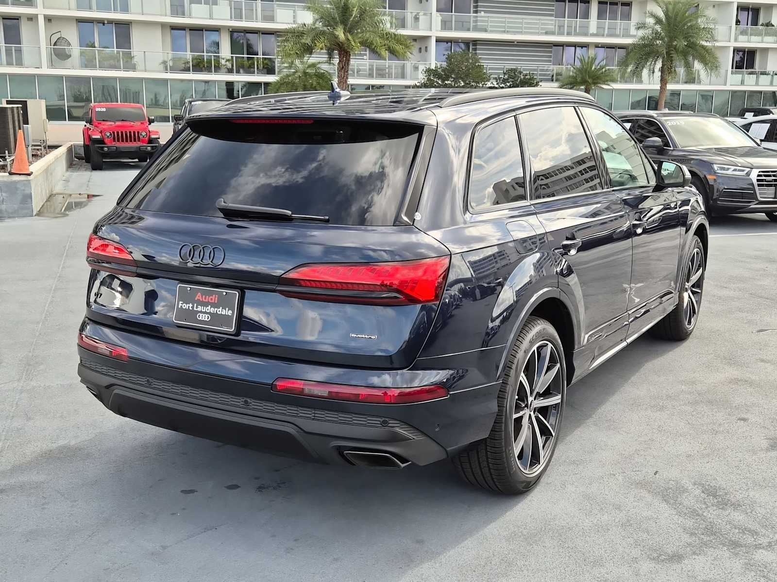 Thumbnail: 2026 Audi Q7 - 6