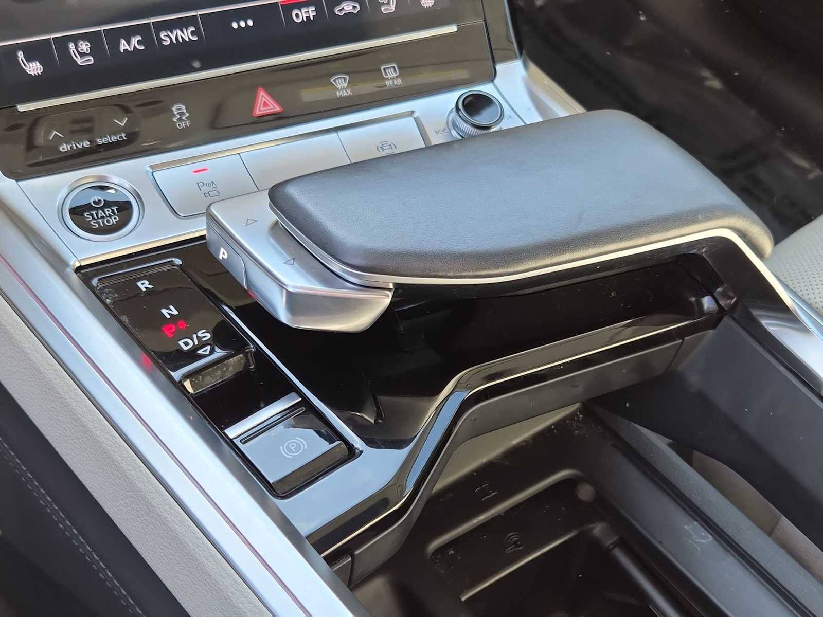 Thumbnail: 2021 Audi e-tron - 25