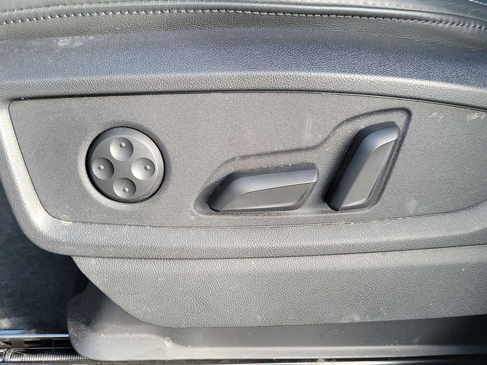 Thumbnail: 2023 Audi Q5 - 16