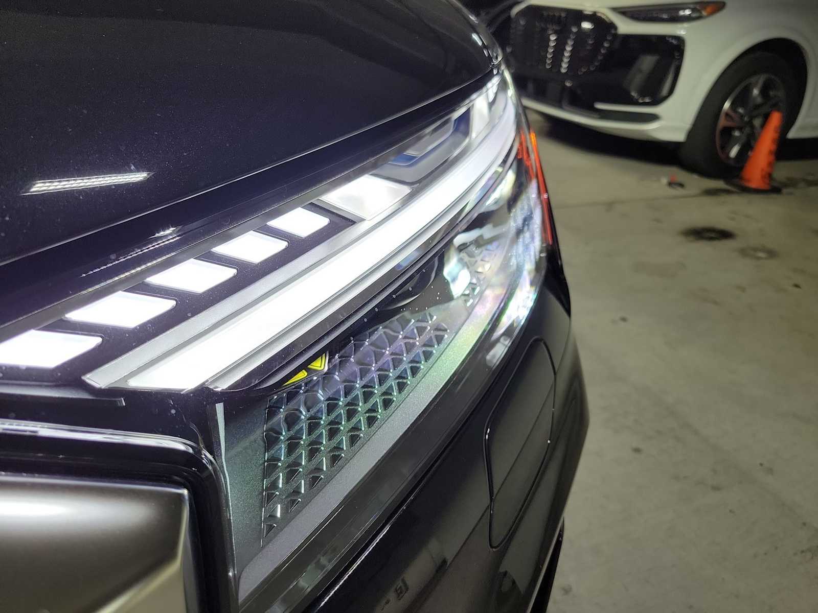 Thumbnail: 2026 Audi SQ7 - 9